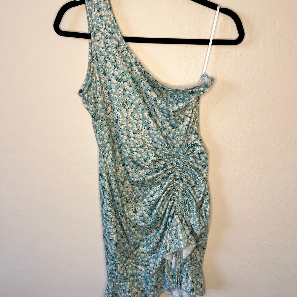 One shoulder dress